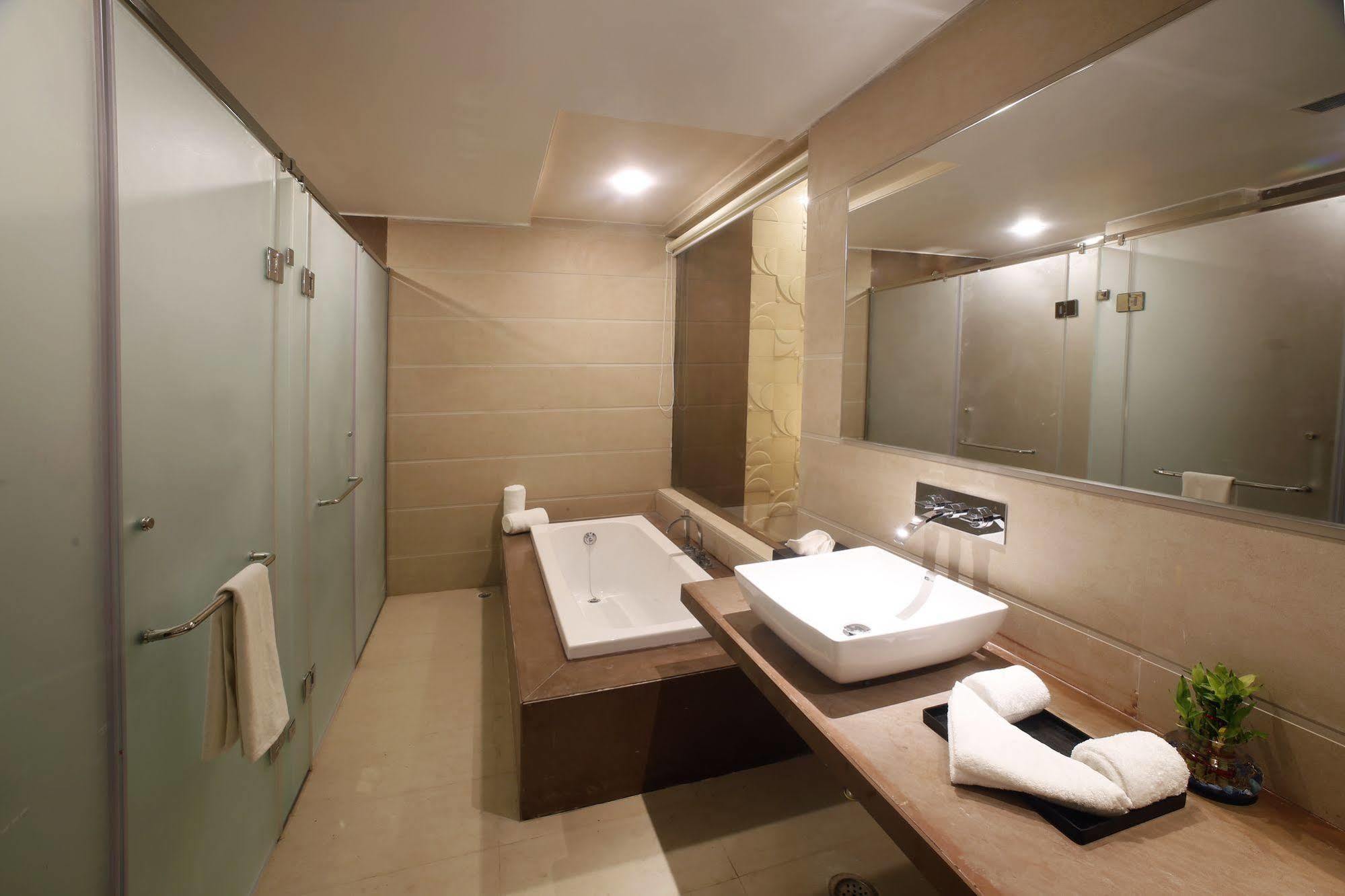 Grand Xenia Hotel Ajmer Luaran gambar